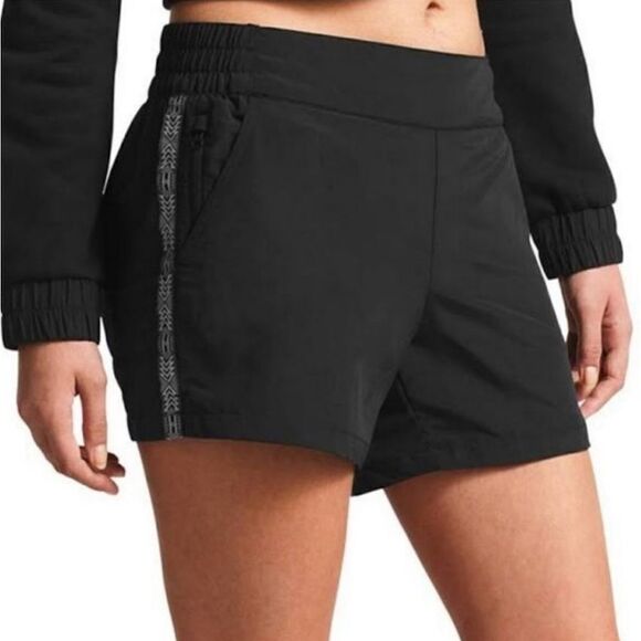 THE NORTH FACE ICONIC RAGE COLLECTION W ‘92 SHORTS - Picture 1 of 10